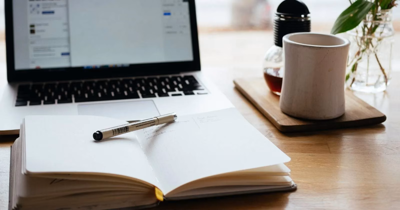 8-ai-tools-that-actually-help-my-content-writing-workflow-in-2026-image-0